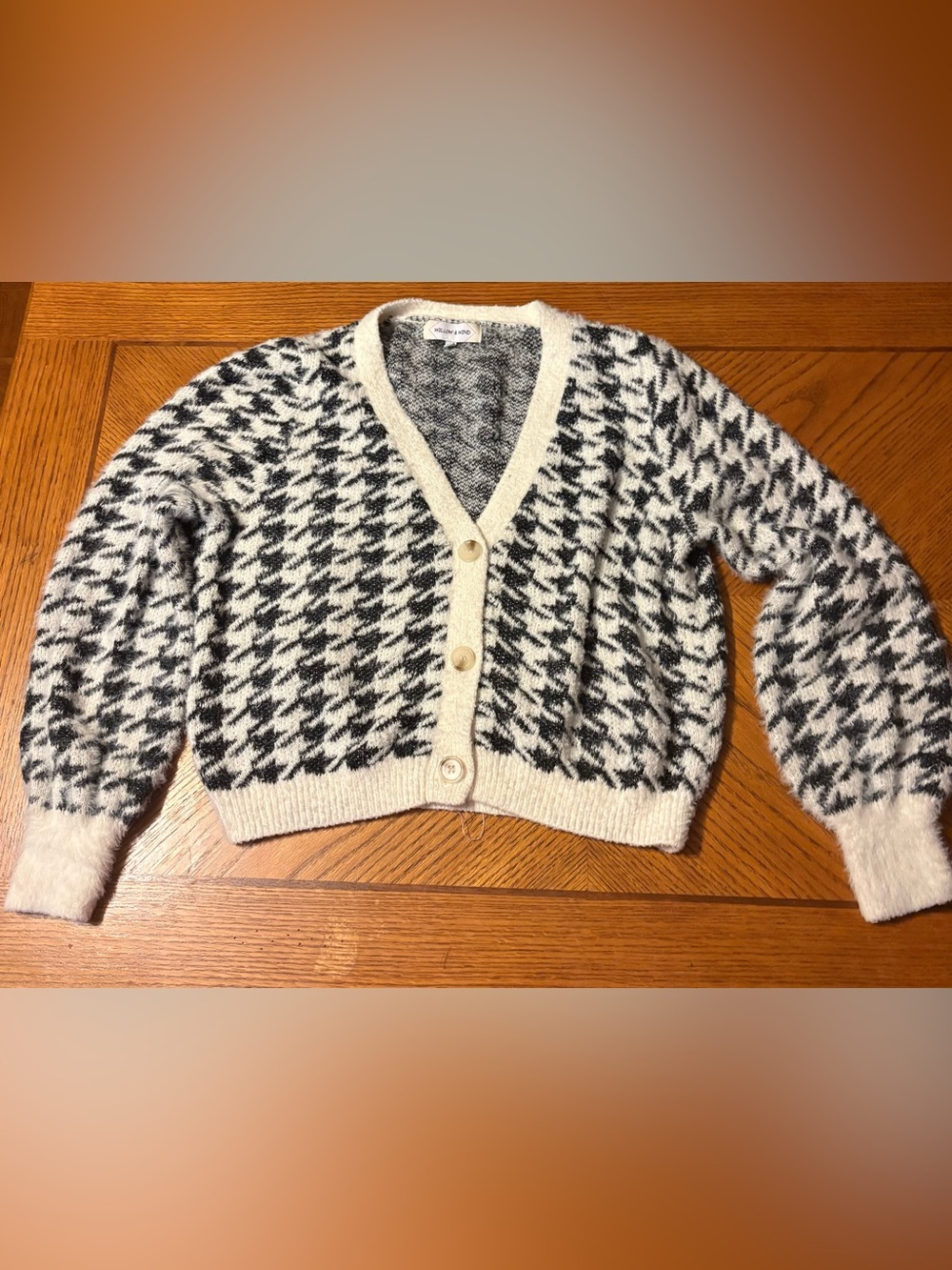 Ivory and Black Houndstooth V-Neck Button sweater Cardigan size small
